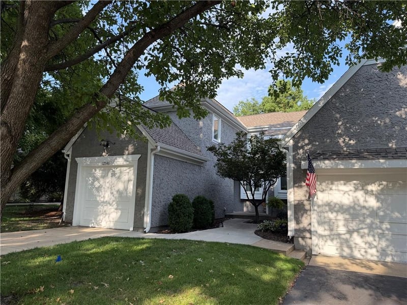 12546 Broadmoor St, Overland Park, KS 66209