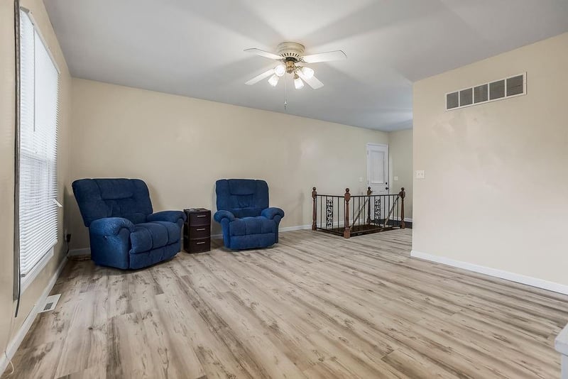 201 W 8th St, Edgerton, KS 66021