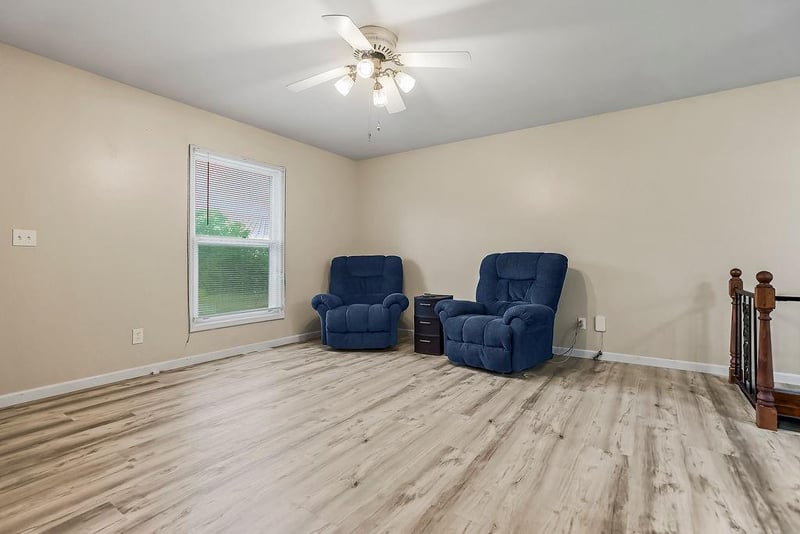 201 W 8th St, Edgerton, KS 66021