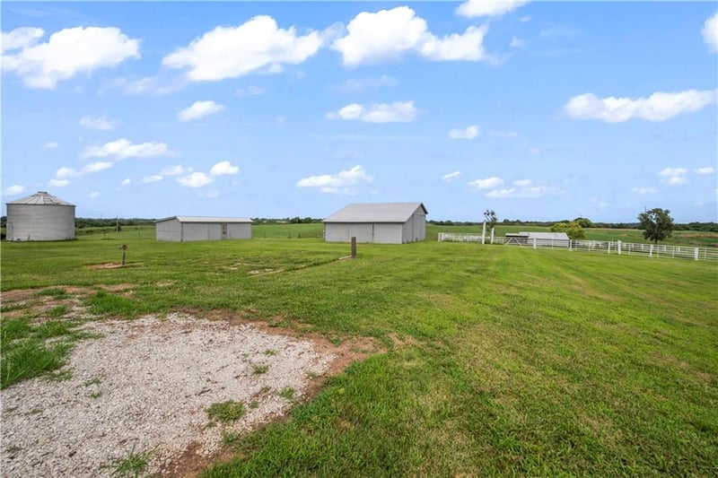 10625 Franklin Rd, Richmond, MO 64085