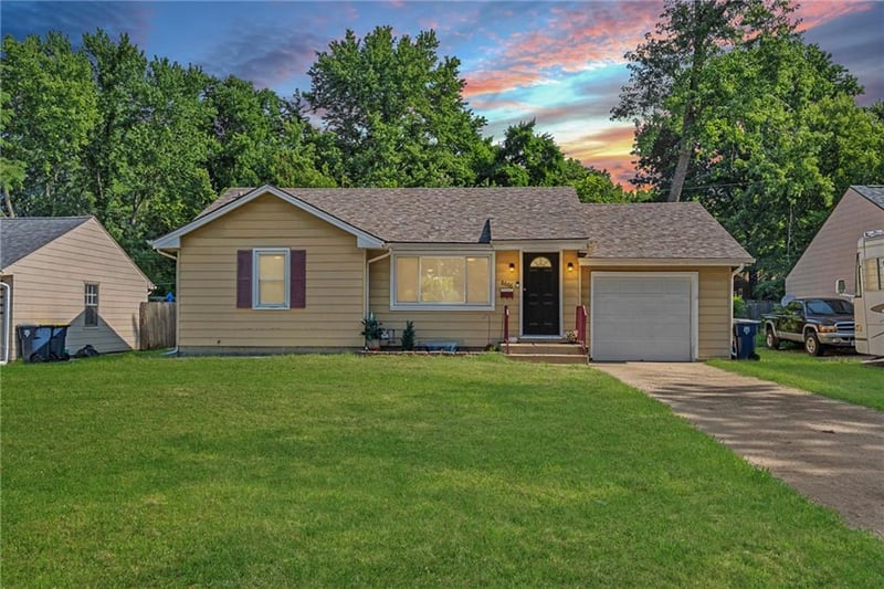 8606 E 79 Th St, Kansas City, MO 64138