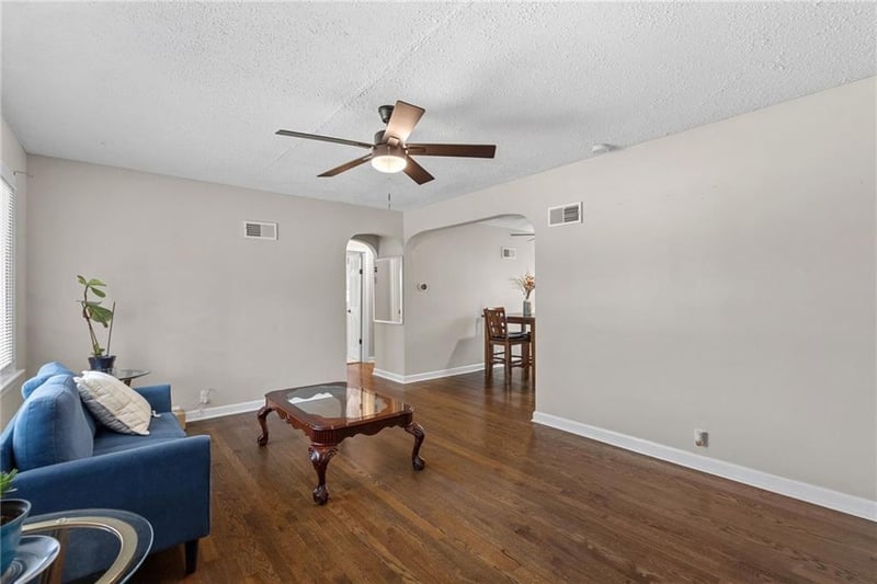 8606 E 79 Th St, Kansas City, MO 64138