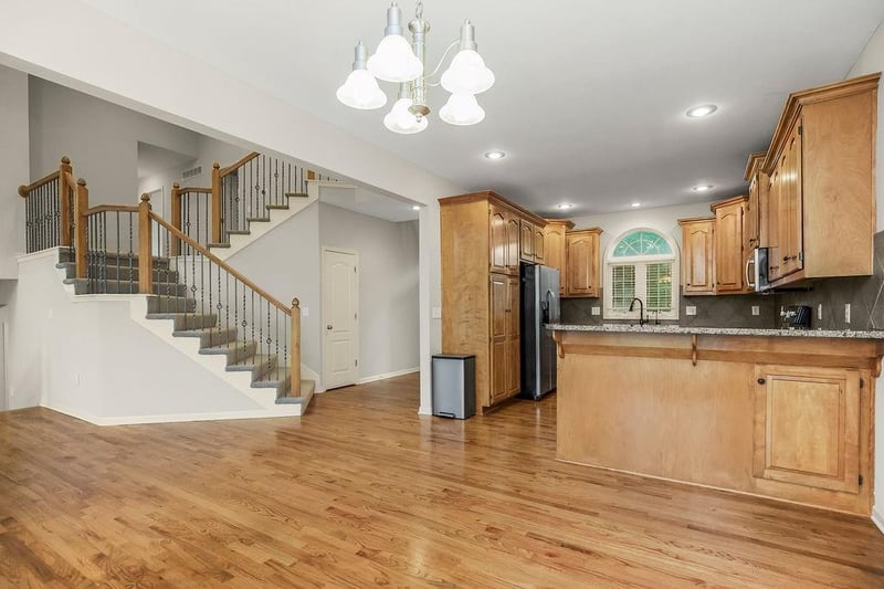9105 N Kansas Ct, Kansas City, MO 64156