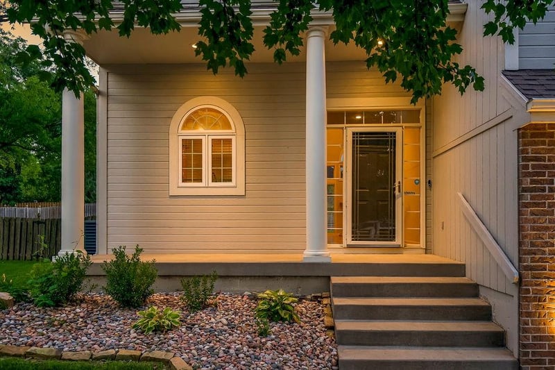 9105 N Kansas Ct, Kansas City, MO 64156