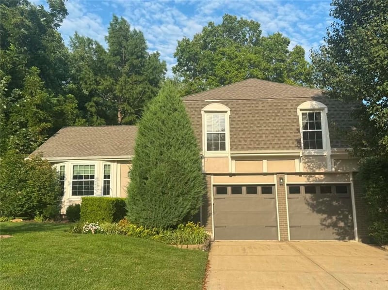 8205 Caenen Lake Rd, Lenexa, KS 66215