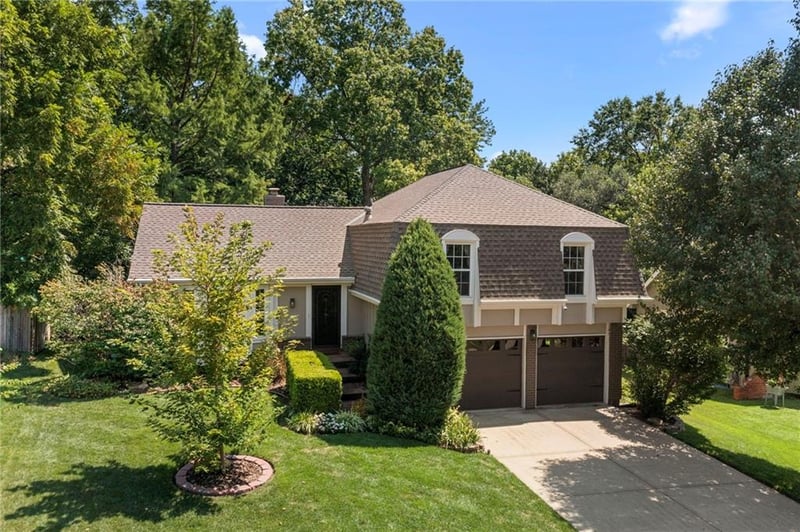 8205 Caenen Lake Rd, Lenexa, KS 66215