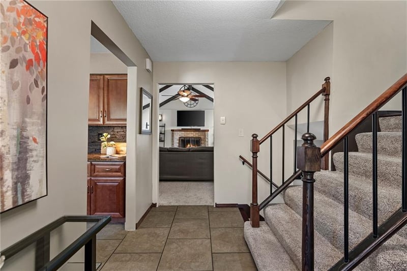 8205 Caenen Lake Rd, Lenexa, KS 66215