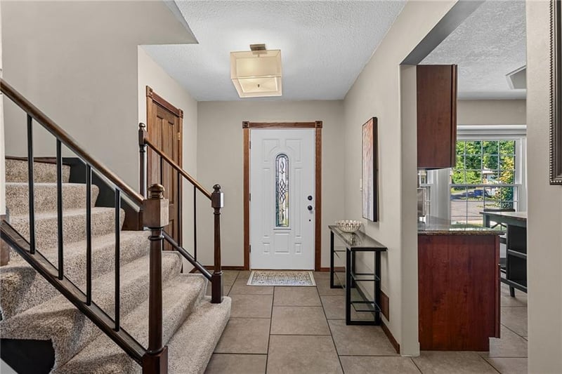8205 Caenen Lake Rd, Lenexa, KS 66215