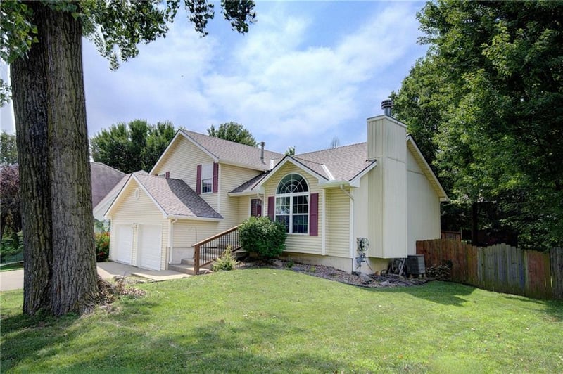 8706 N Carson Ave, Kansas City, MO 64153