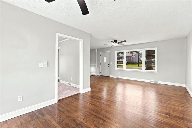 806 S Washington Ave, Knob Noster, MO 65336