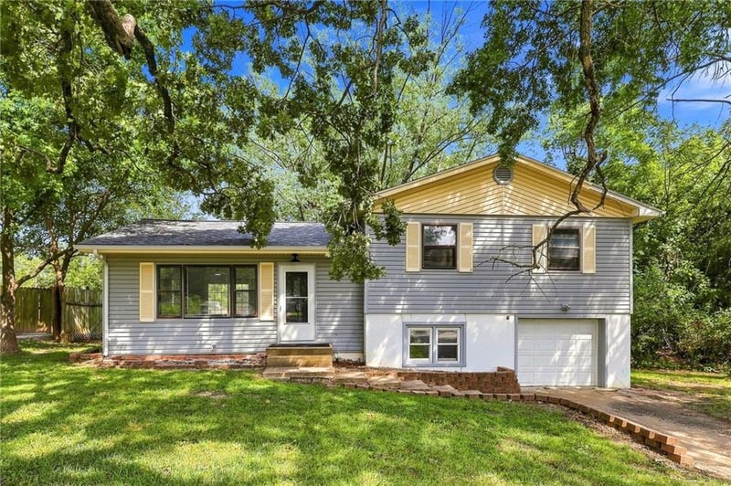 806 S Washington Ave, Knob Noster, MO 65336