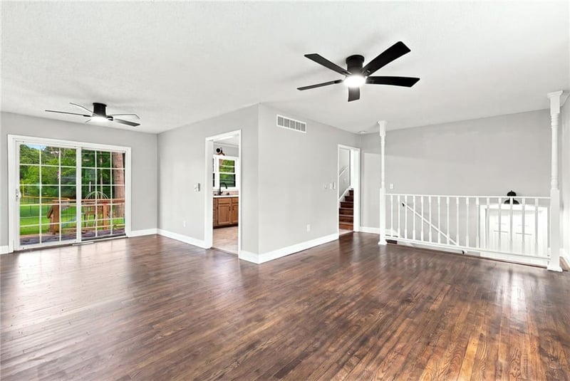 806 S Washington Ave, Knob Noster, MO 65336
