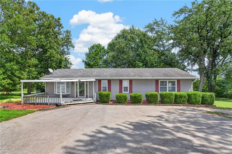 21405 S Harper Rd, Peculiar, MO 64078