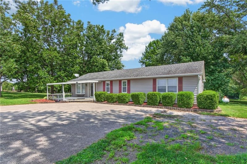 21405 S Harper Rd, Peculiar, MO 64078