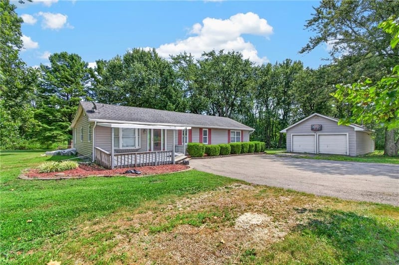 21405 S Harper Rd, Peculiar, MO 64078