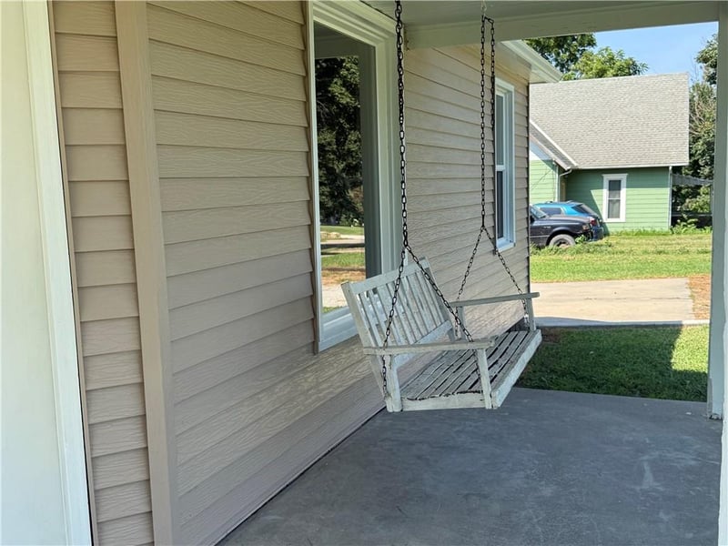 905 Miami St, Hiawatha, KS 66434