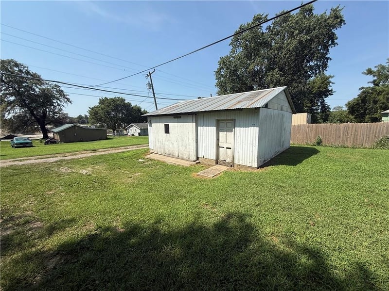 905 Miami St, Hiawatha, KS 66434