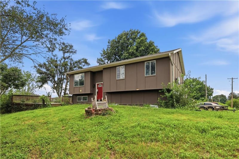 1201 S 5th St, Atchison, KS 66002