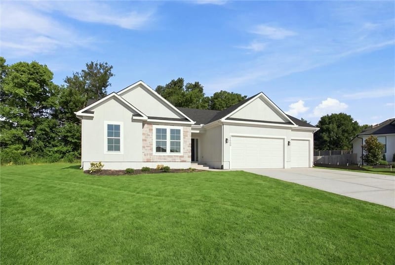 21063 W 225th St, Spring Hill, KS 66083