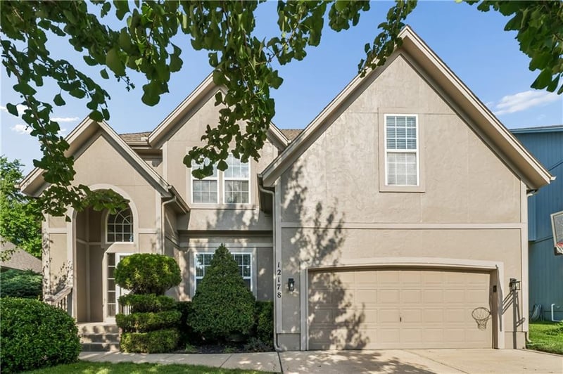 12178 S Prairie Creek Pw, Olathe, KS 66062