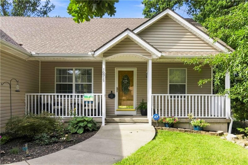 16915 E 41st Ter S, Independence, MO 64055