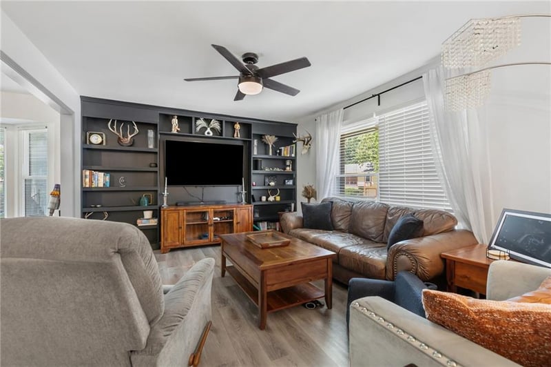 508 NE Grant Dr, Blue Springs, MO 64014
