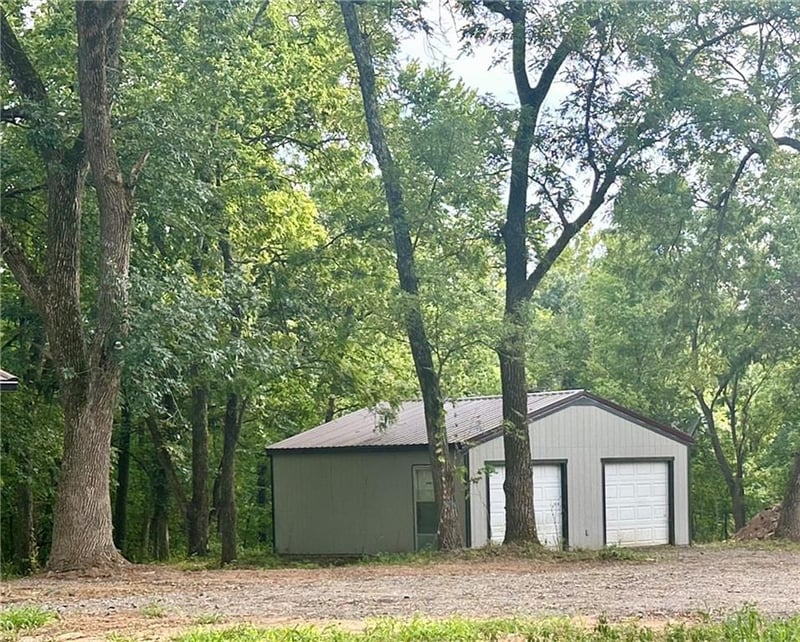 2594 Georgia Rd, Ottawa, KS 66067