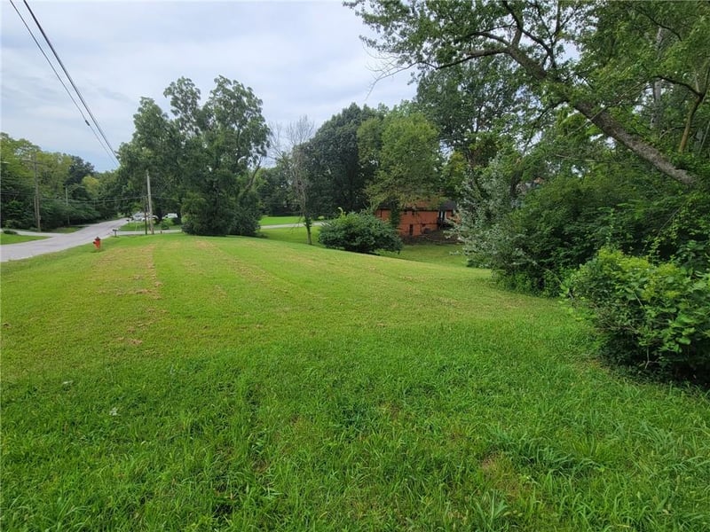 8132 E 74th St, Kansas City, MO 64133