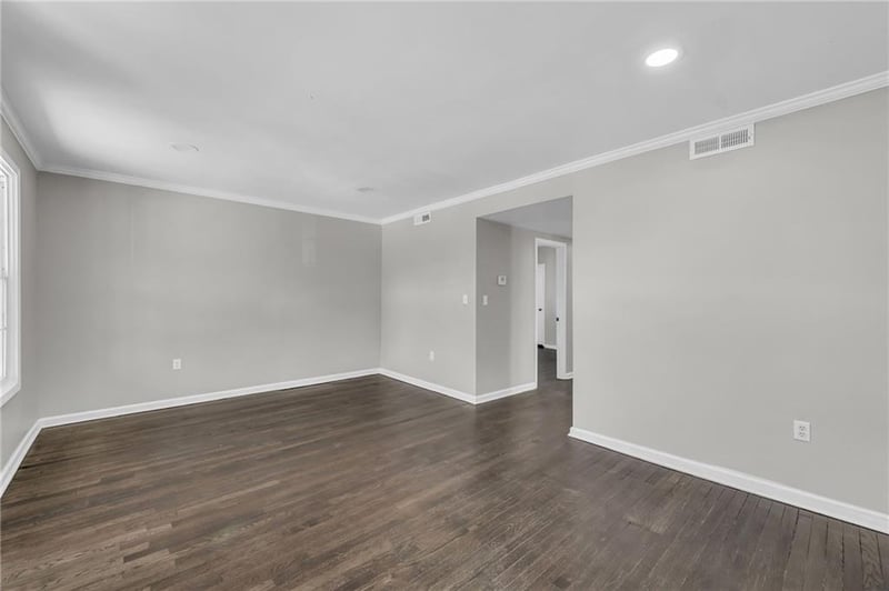 5208 E 8th St, Kansas City, MO 64124