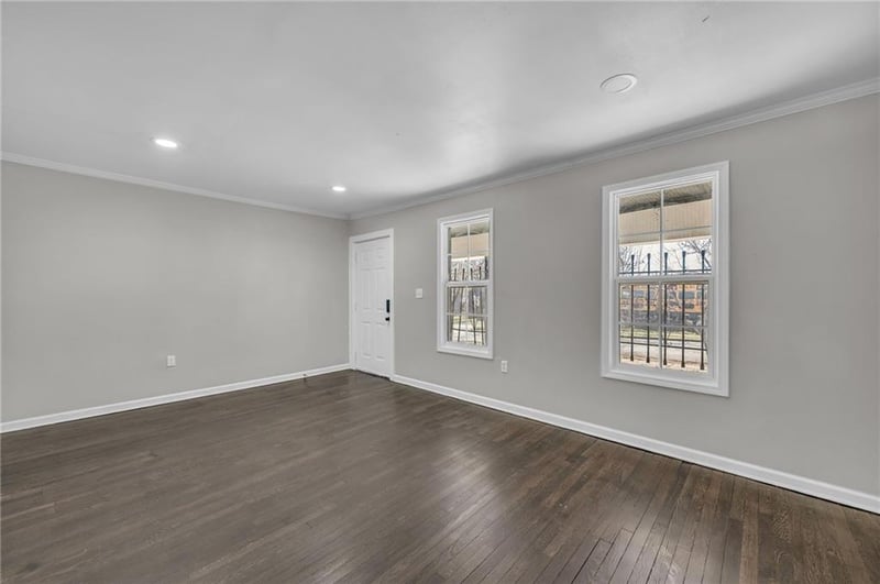 5208 E 8th St, Kansas City, MO 64124