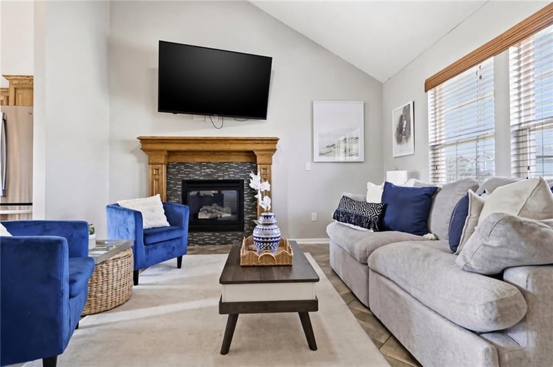 590 S Pine St, Gardner, KS 66030