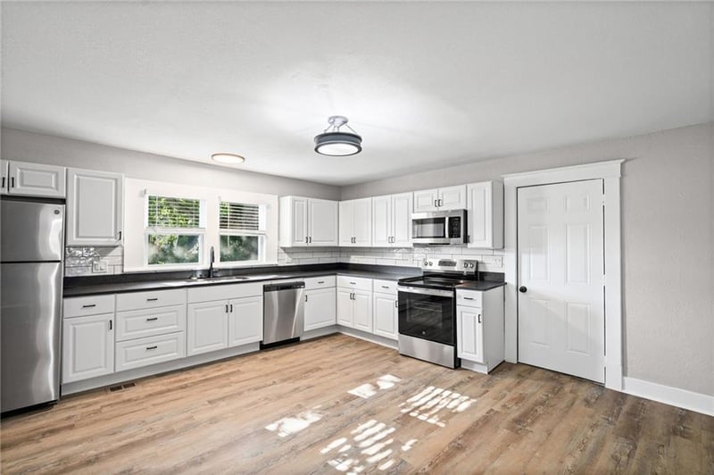 106 E Buchanan St, Richmond, MO 64085