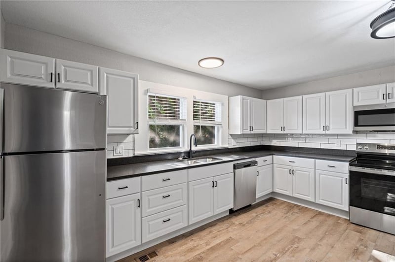 106 E Buchanan St, Richmond, MO 64085