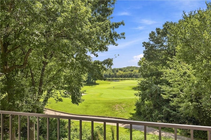 15145 Pawnee Cir, Leawood, KS 66224