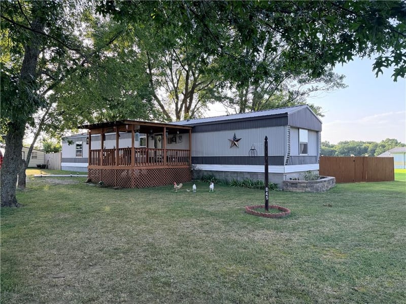 845 S Carriage Dr, Deepwater, MO 64740