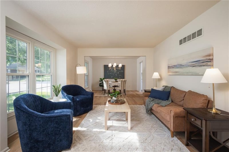 1321 SW 22nd St, Blue Springs, MO 64015