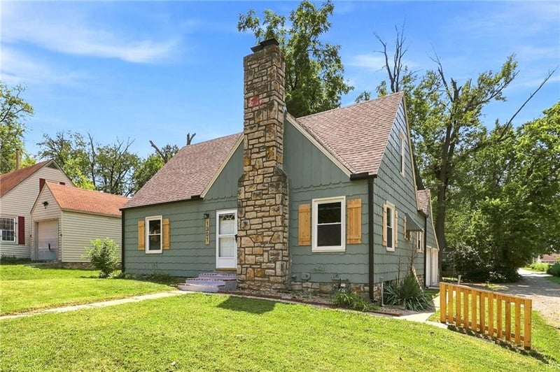 1301 E 80th St, Kansas City, MO 64131