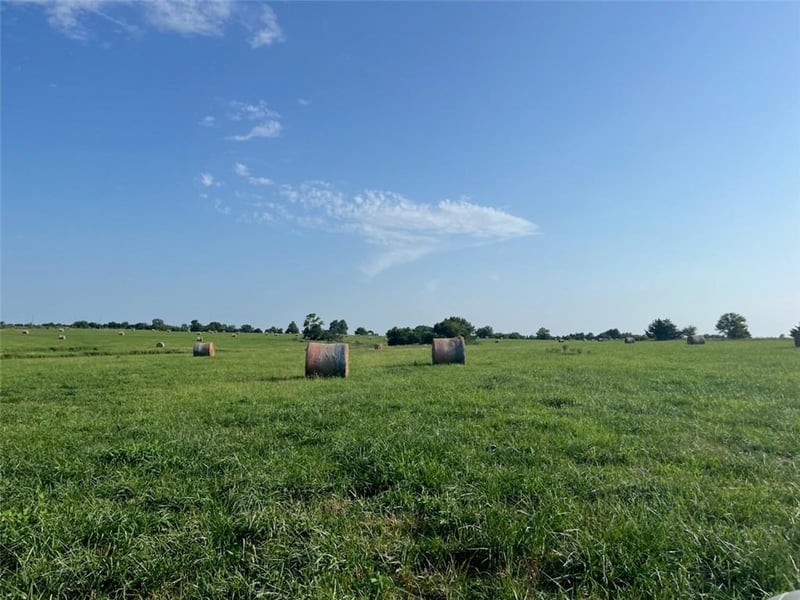 0002 W 311 St, Louisburg, KS 66053