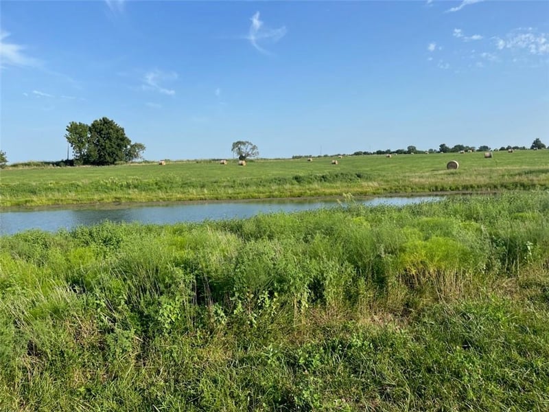 0002 W 311 St, Louisburg, KS 66053
