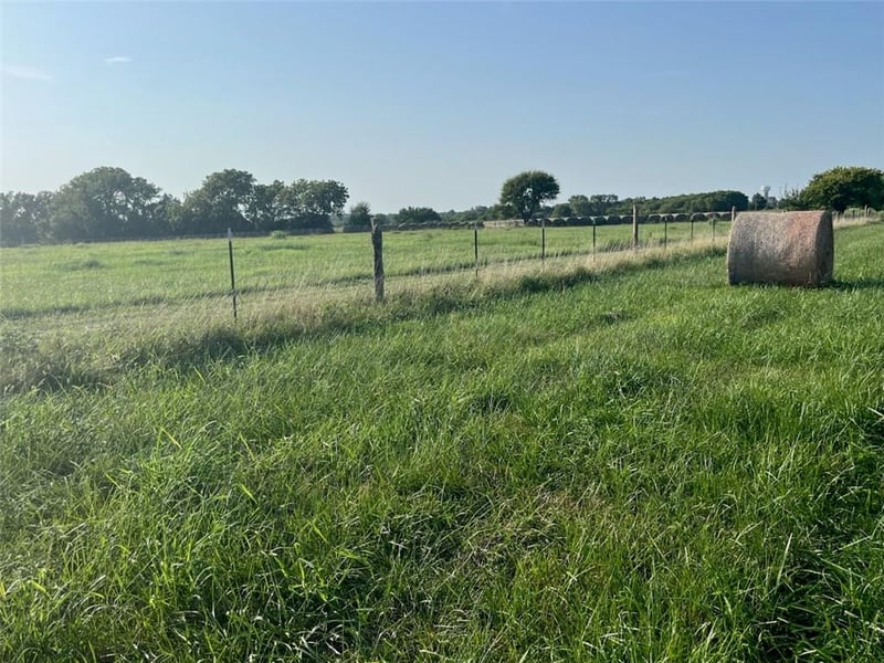 0004 Switzer Rd, Louisburg, KS 66053