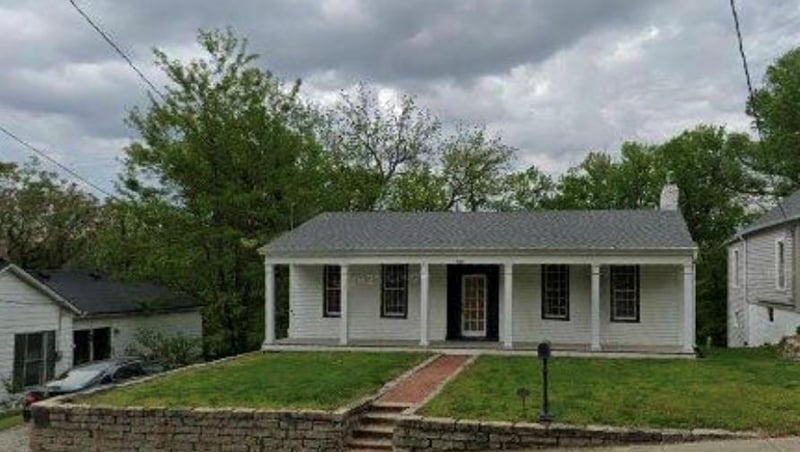 633 Main St, Weston, MO 64098