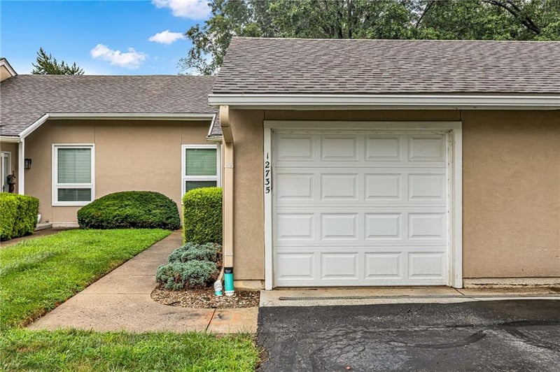 12735 W 108th Pl, Overland Park, KS 66210