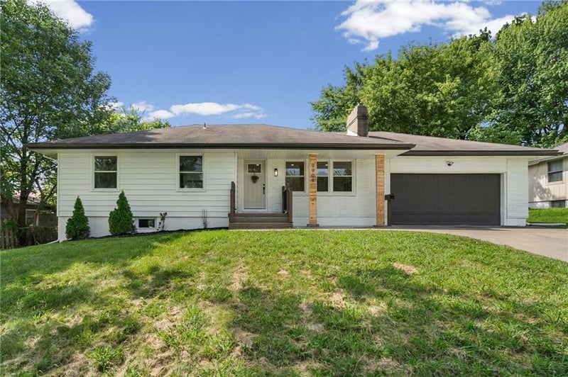 9909 E 77th Ter, Raytown, MO 64138