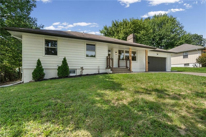 9909 E 77th Ter, Raytown, MO 64138