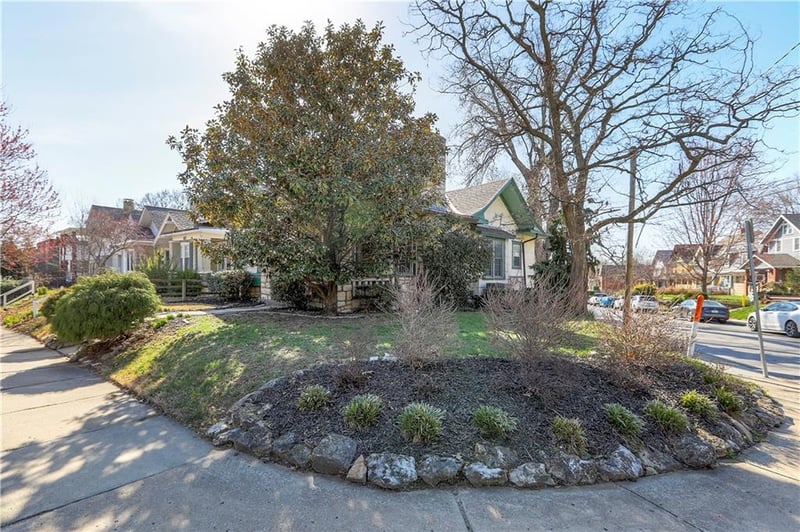829 W 40 St, Kansas City, MO 64111