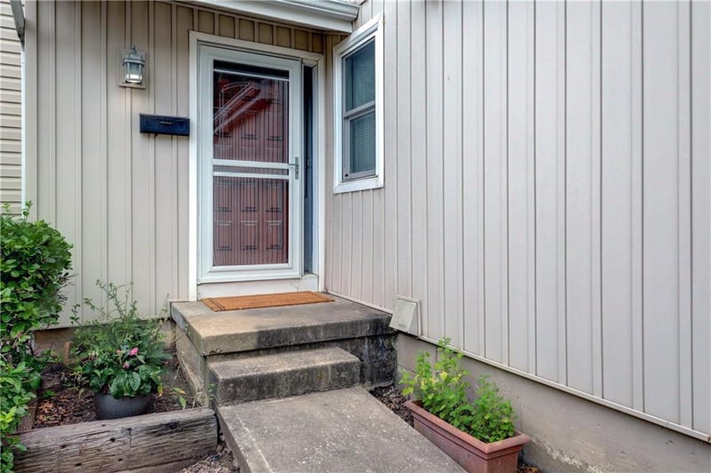 8588 W 108th Pl, Overland Park, KS 66210