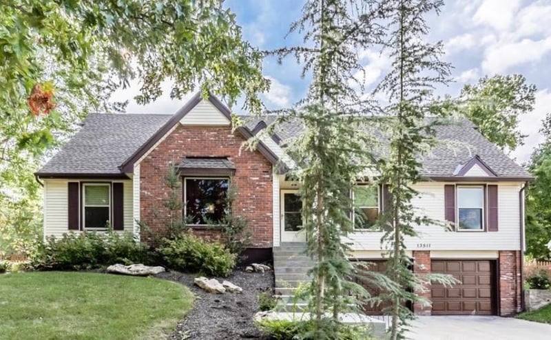 13511 S Locust St, Olathe, KS 66062