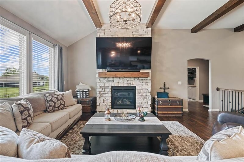 19013 Deer Run St, Spring Hill, KS 66083