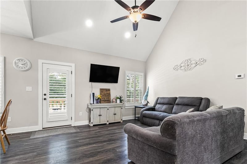 7 SE 230 Rd, Warrensburg, MO 64093
