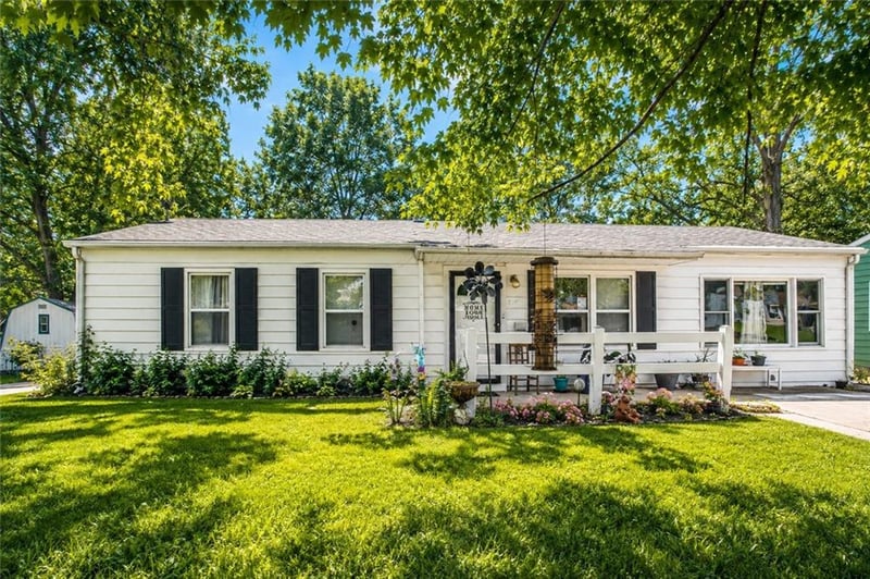 1304 N Indian Ln, Independence, MO 64056